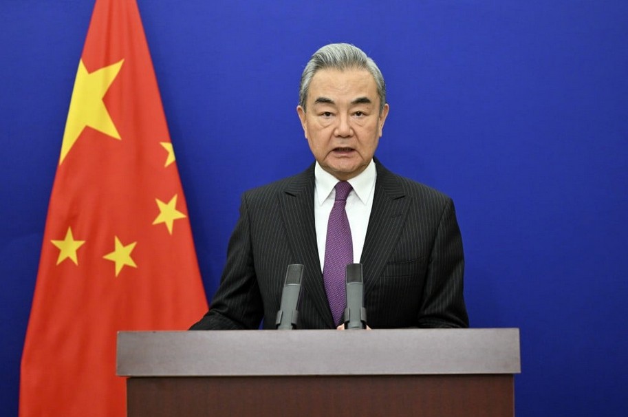 ইরানকে হরমুজ প্রণালি খুলে দেওয়ার আহ্বান চীনের